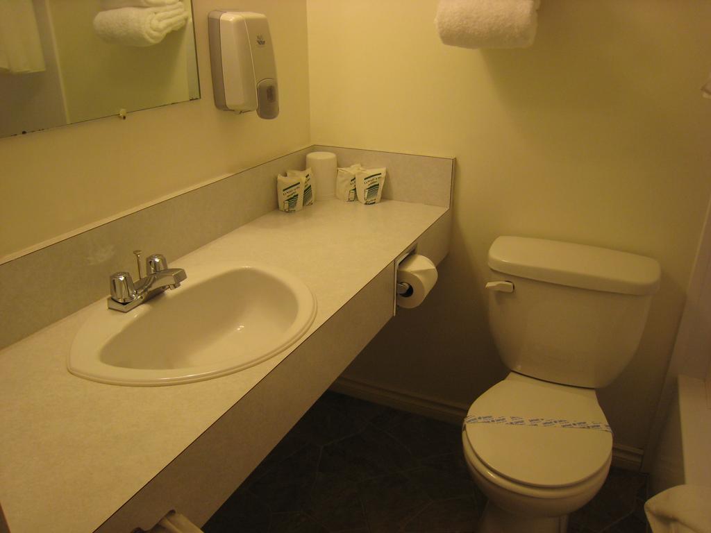 Downtowner Motor Inn Creston Habitación foto
