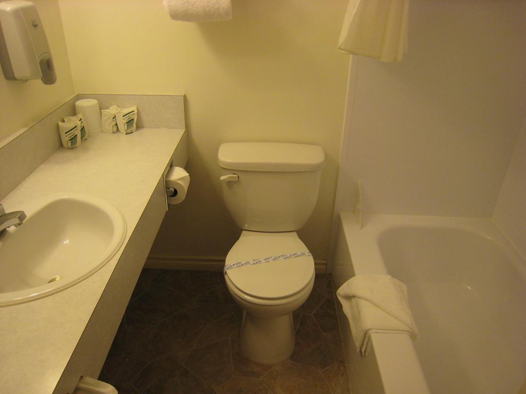 Downtowner Motor Inn Creston Habitación foto