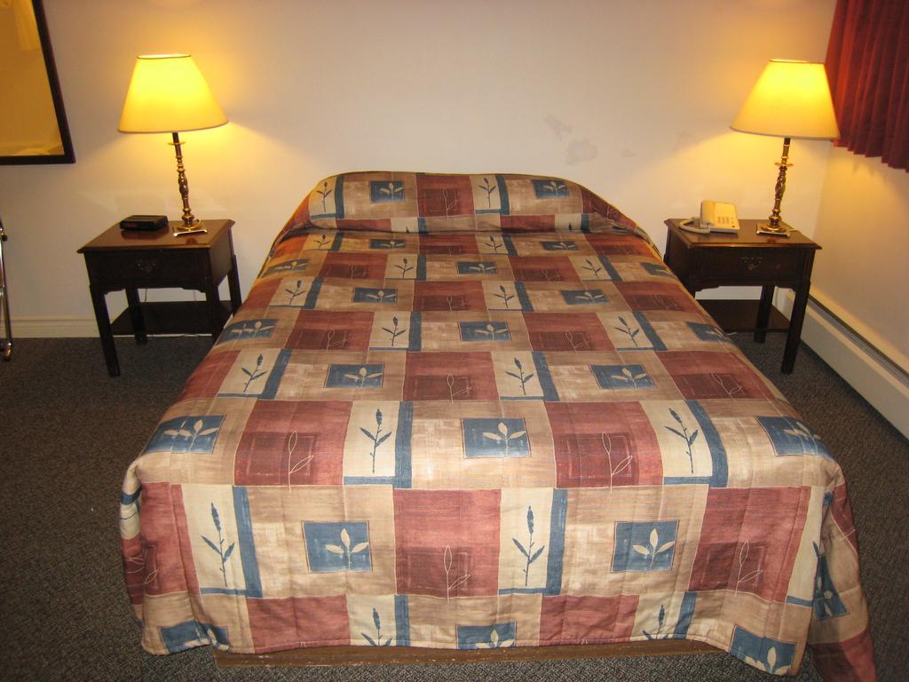 Downtowner Motor Inn Creston Habitación foto