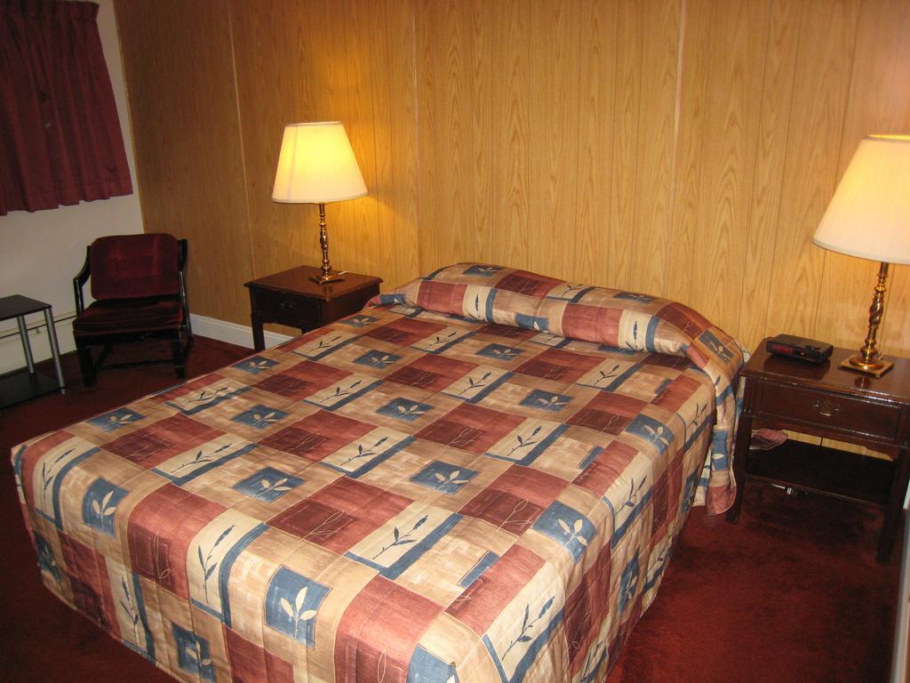 Downtowner Motor Inn Creston Habitación foto