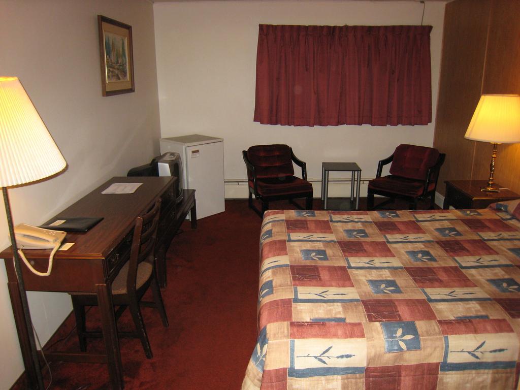 Downtowner Motor Inn Creston Habitación foto