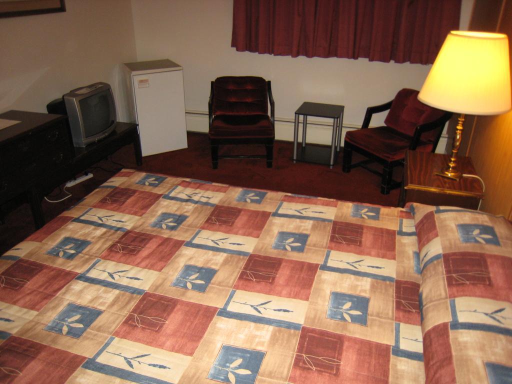 Downtowner Motor Inn Creston Habitación foto