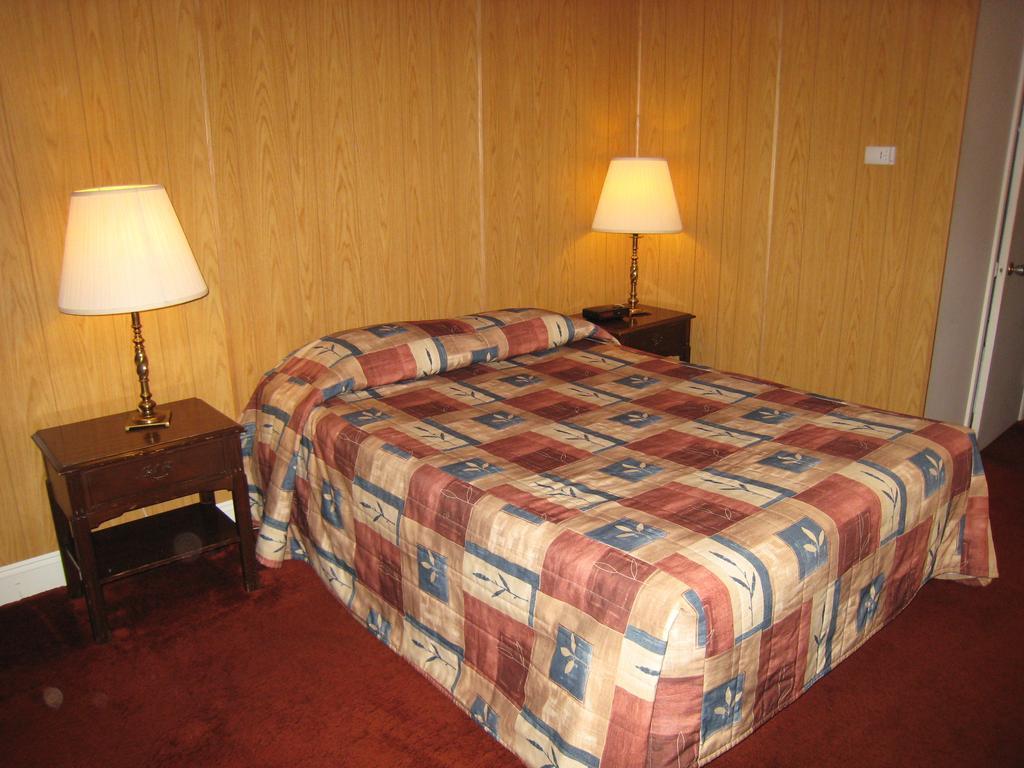 Downtowner Motor Inn Creston Habitación foto
