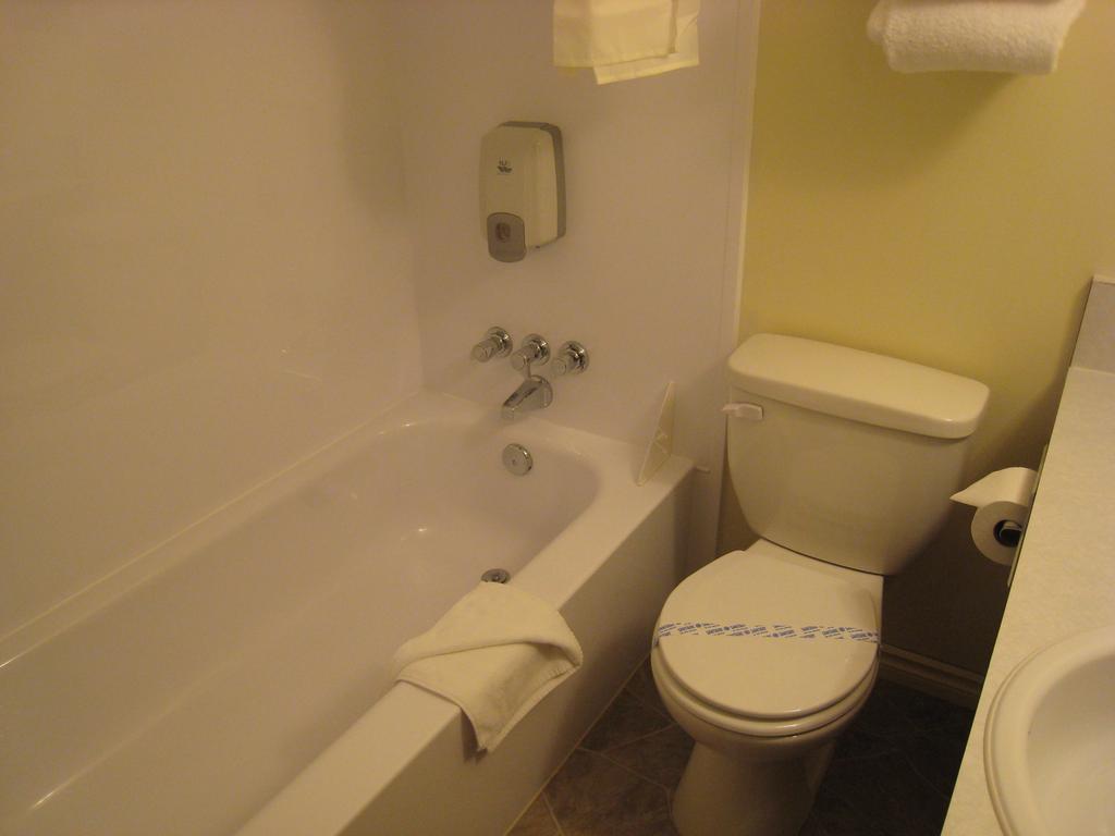 Downtowner Motor Inn Creston Habitación foto