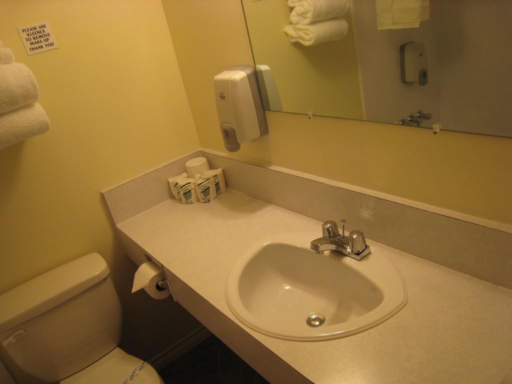 Downtowner Motor Inn Creston Habitación foto