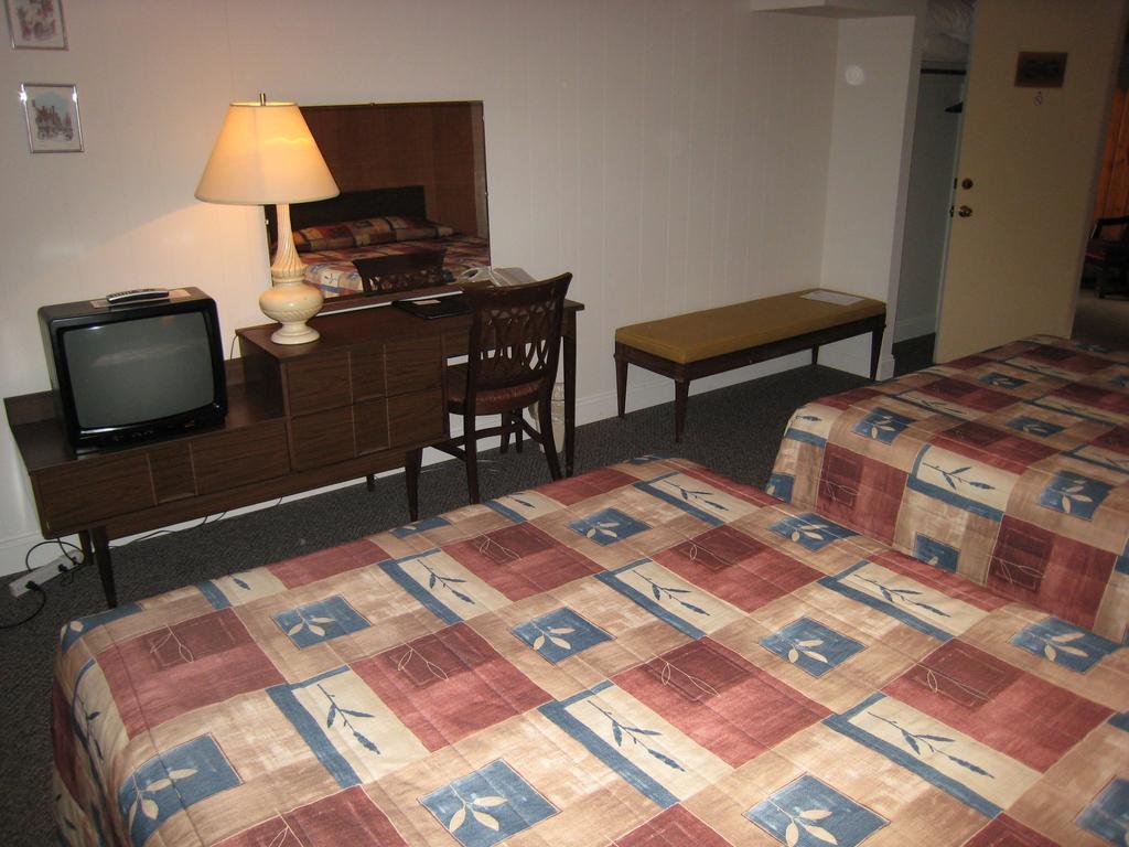 Downtowner Motor Inn Creston Habitación foto