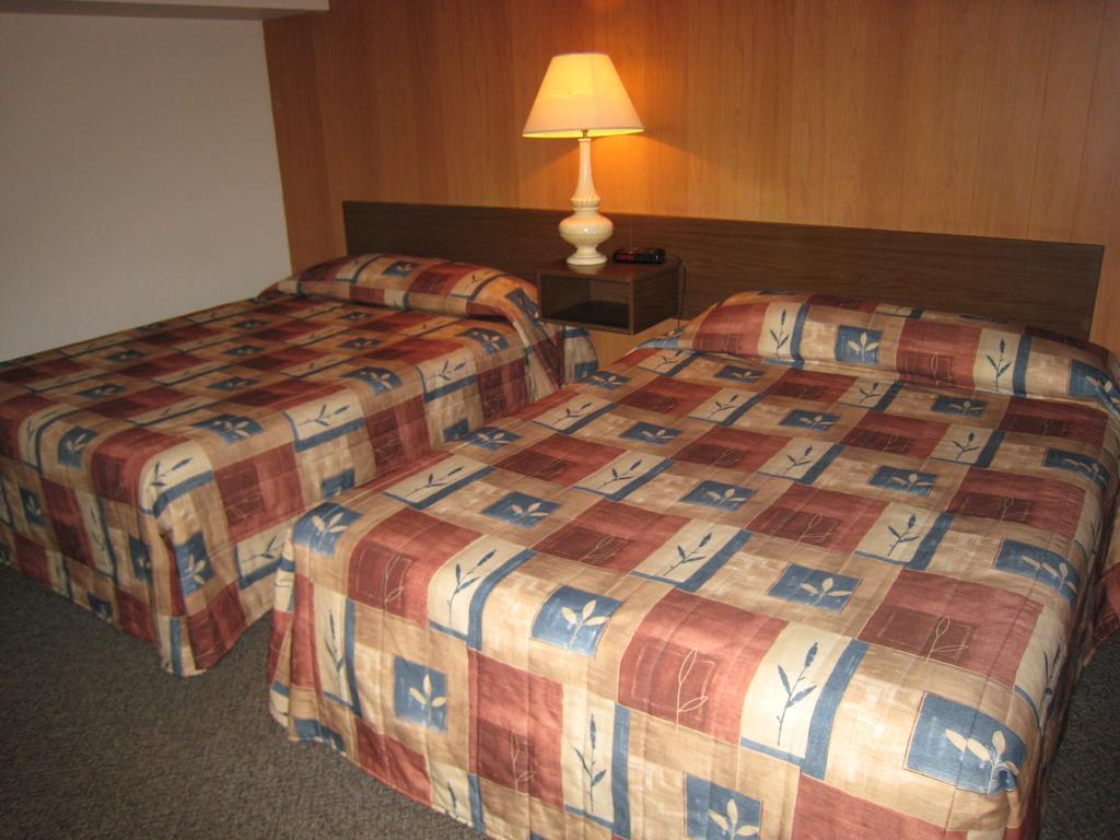 Downtowner Motor Inn Creston Habitación foto