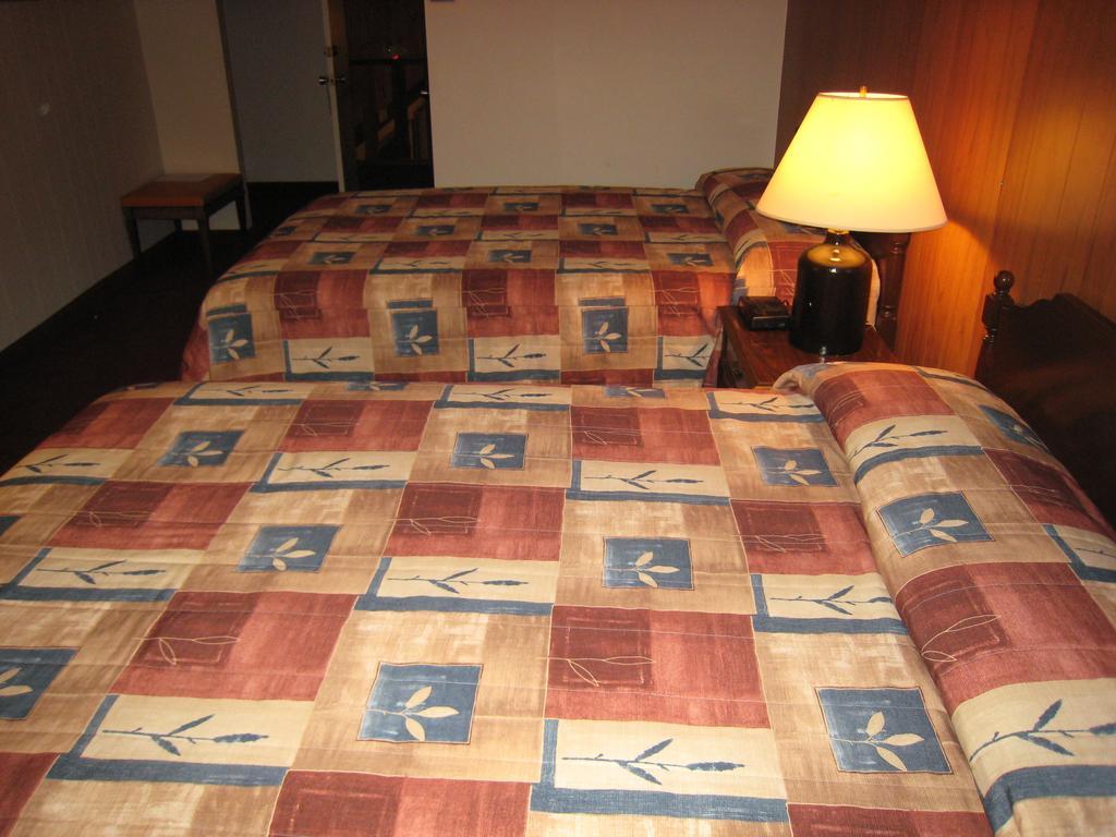 Downtowner Motor Inn Creston Habitación foto