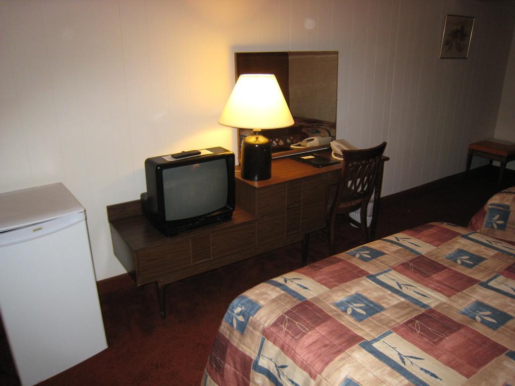 Downtowner Motor Inn Creston Habitación foto