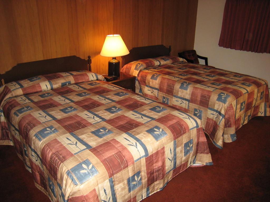 Downtowner Motor Inn Creston Habitación foto