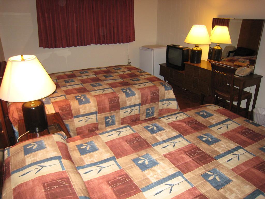 Downtowner Motor Inn Creston Habitación foto